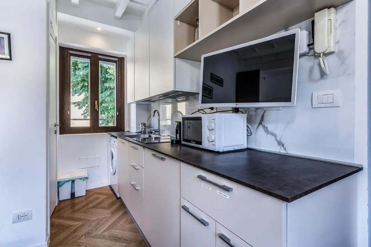 Morimondo Studio Apartment Milán 0*,